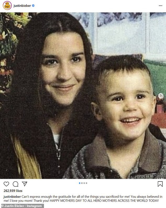 justin bieber khoe anh ngay be dien trai, dang yeu ben me hinh 1