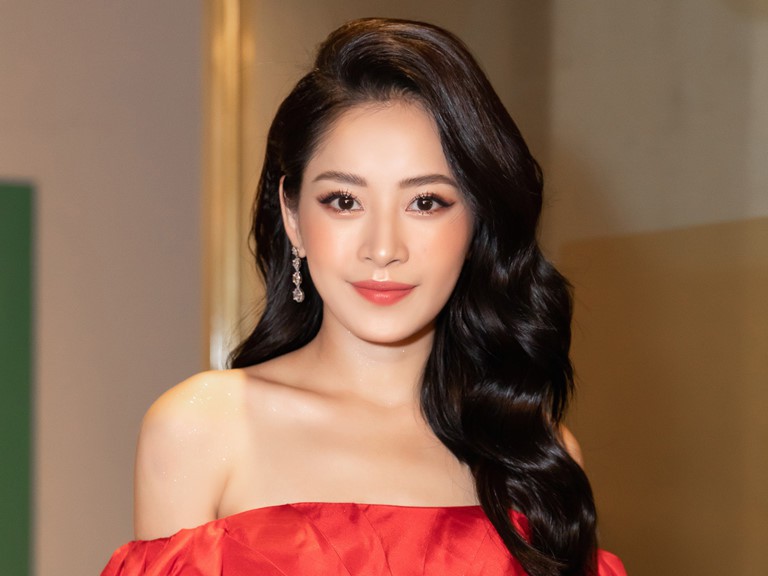 chuyen showbiz: nha phuong xinh dep, nhang nhit sanh doi ben chong hinh 2