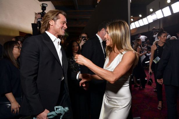 da chia tay, jennifer aniston van deo nhan dinh hon cua brad pitt hinh 1