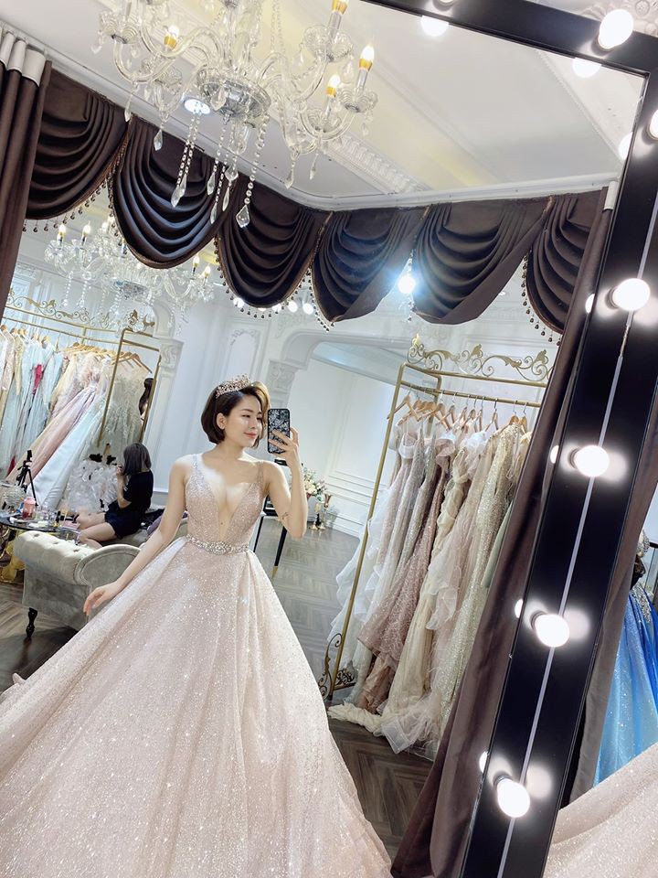 chuyen showbiz: nha phuong xinh dep, nhang nhit sanh doi ben chong hinh 5