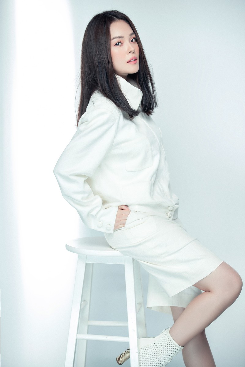 duong cam lynh thua nhan hoc hoi phong cach cua song hye kyo hinh 4