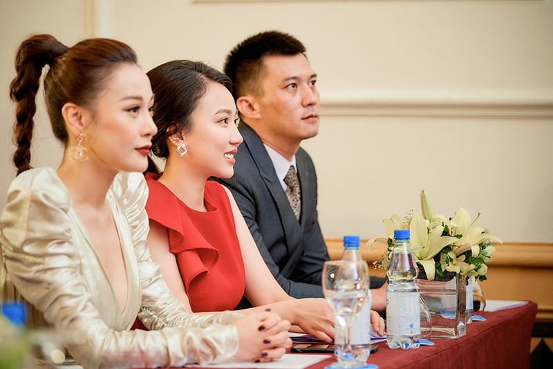 sau chia tay tien linh, hong loan rang ro, xinh dep ra mat phim moi  hinh 9