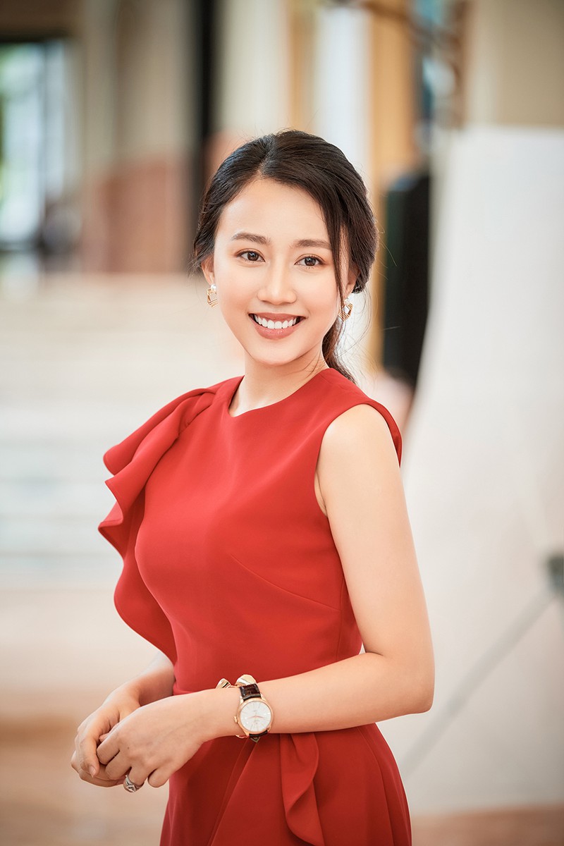 sau chia tay tien linh, hong loan rang ro, xinh dep ra mat phim moi  hinh 8
