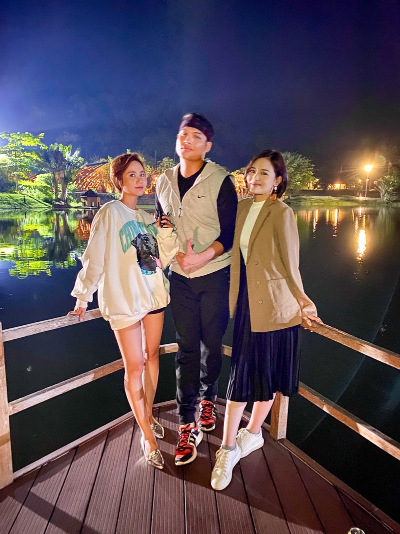 thuy anh mac ao co lo quay "tinh yeu va tham vong" giua cai nong 40 do hinh 4