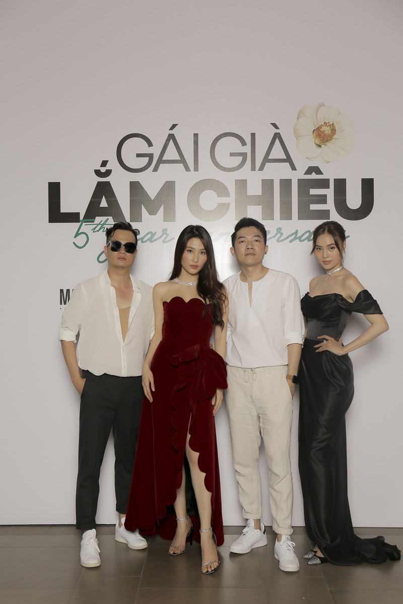 lan ngoc kieu sa voi dam den quyen ru du tiec sinh nhat "gai gia lam chieu" hinh 1