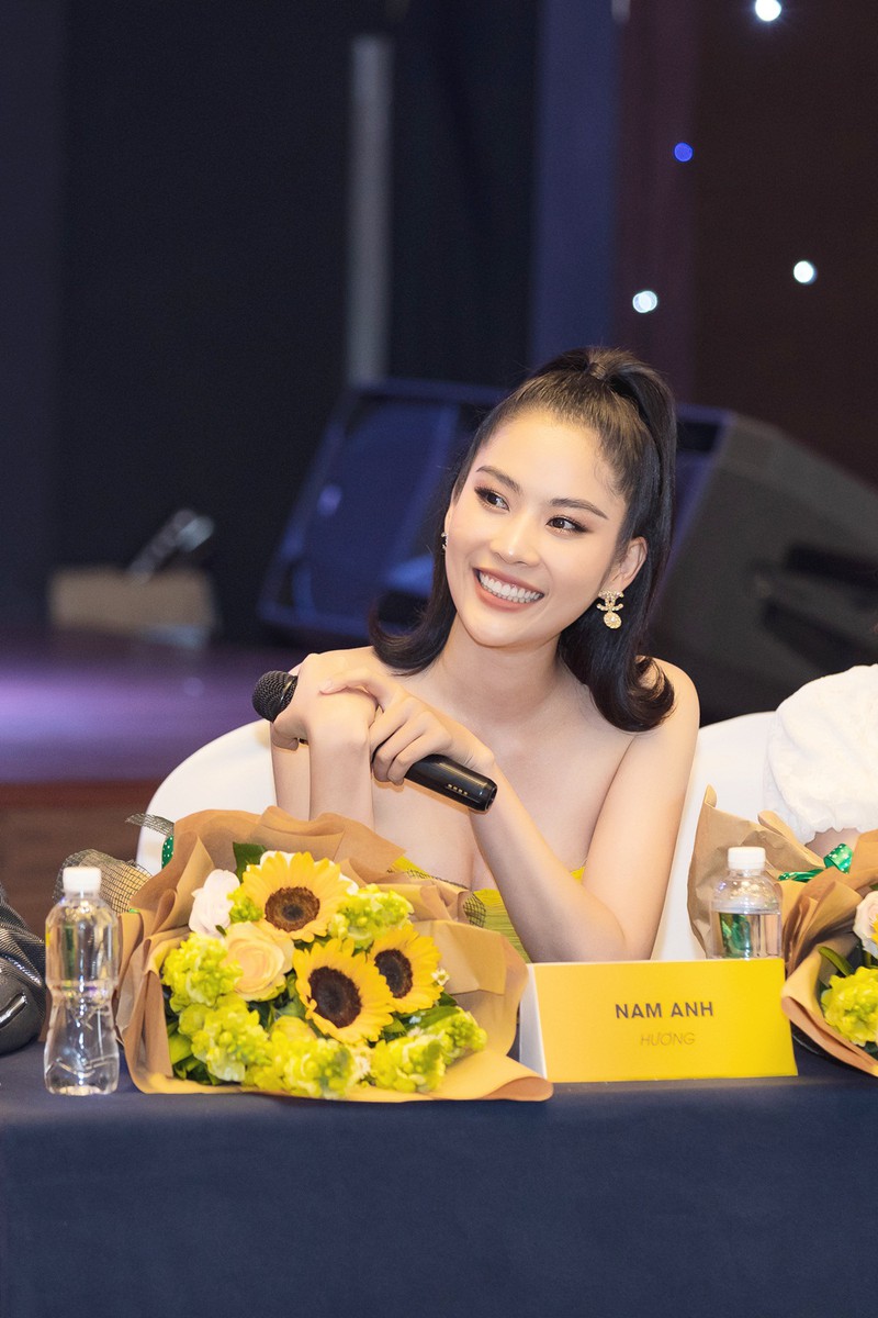 nam anh khoe ve dep ngot ngao tua "tien nu" trong buoi ra mat phim moi hinh 3