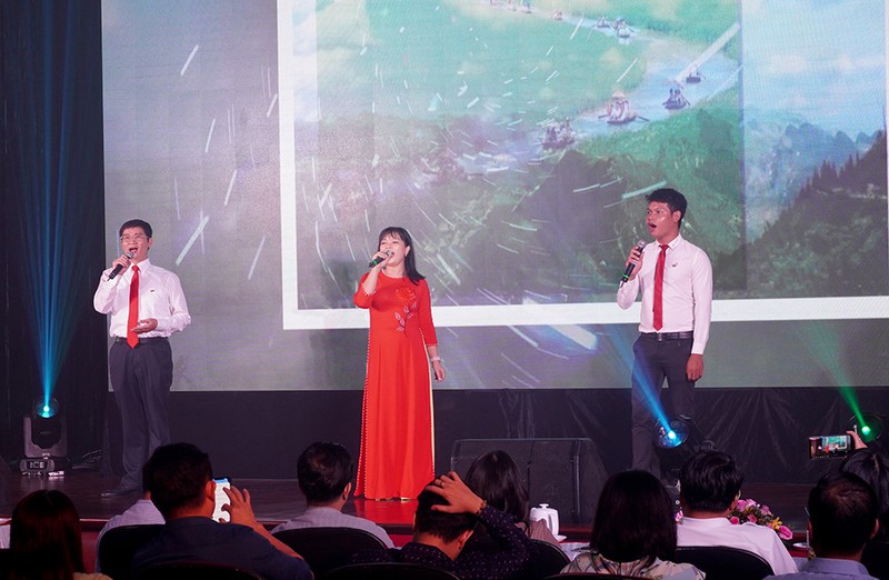 "hat ve que huong dat nuoc" nhan ngay bao chi cach mang viet nam  hinh 3