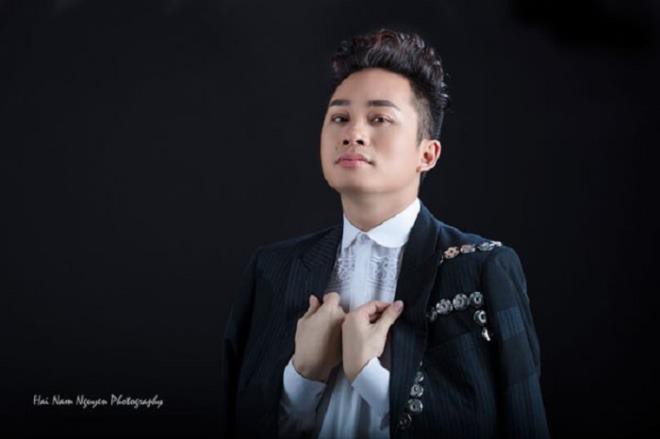 ca sy tung duong trinh dien trong chuong trinh "tu hao viet nam" hinh 1