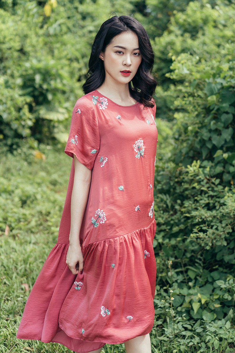 nhan sac tuoi 27 cua "my nu van nguoi me" ha vi hinh 13