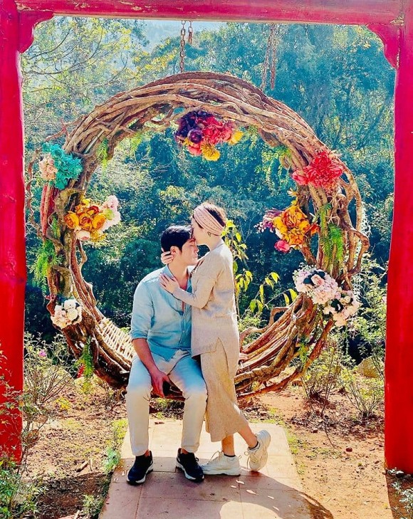 chuyen showbiz: khanh thi ngot ngao chuc mung sinh nhat chong tre hinh 4