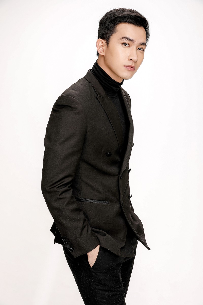 vo canh dien vest lich lam dep nhu nam than trong bo anh moi hinh 4
