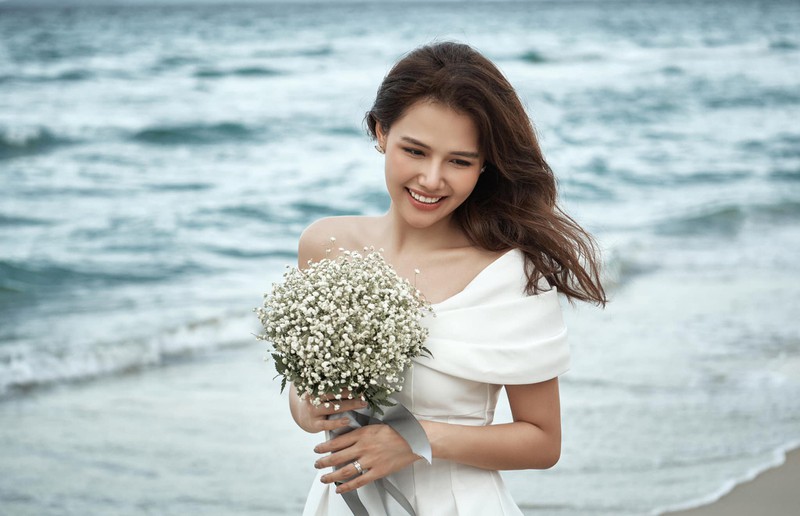 phanh lee tung anh cuoi ngot ngao, nhat quyet giau danh tinh chu re hinh 9