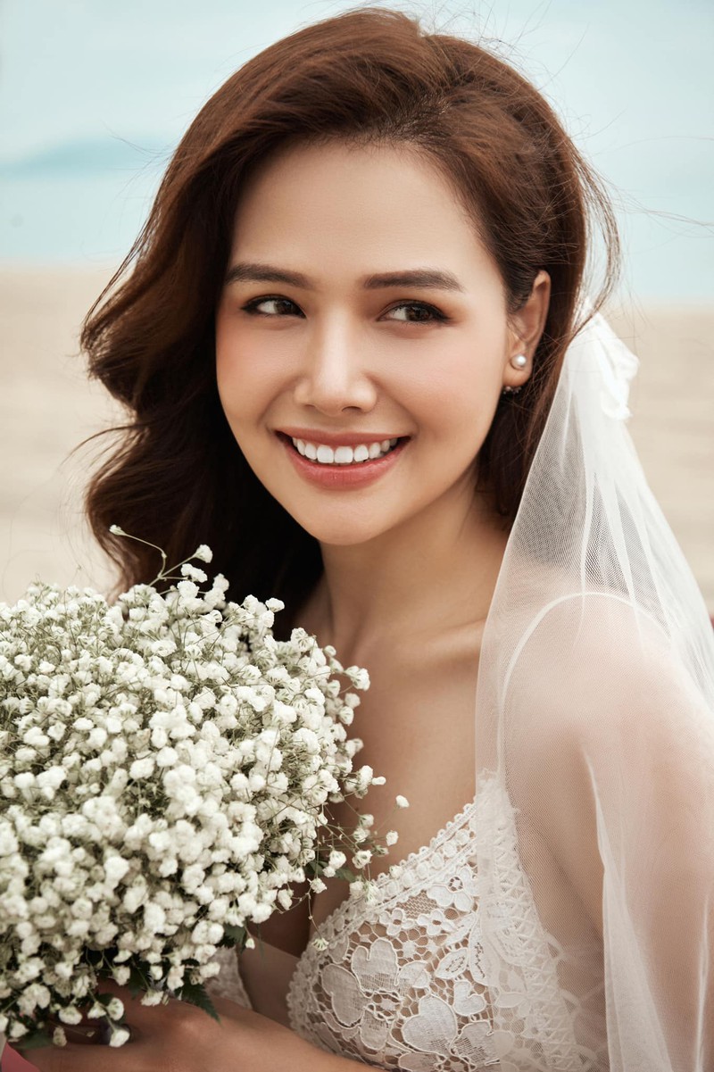 phanh lee tung anh cuoi ngot ngao, nhat quyet giau danh tinh chu re hinh 12