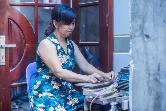 nguoi cuoi cung o xom quat giay da thanh hinh 2