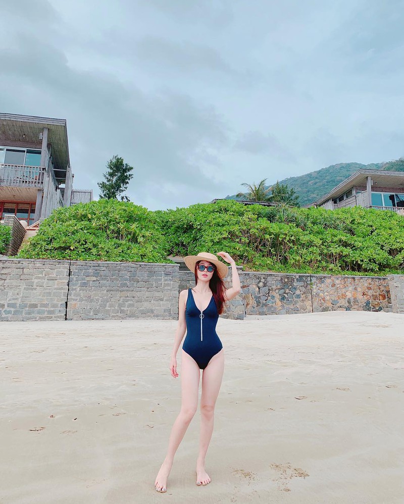 diem my 9x "tinh yeu va tham vong" so huu guong mat dep, co the sexy hinh 12