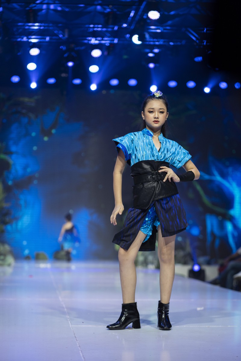 ve dep hut hon bat phan thang bai cua mau nhi 11 tuoi kim chi hinh 4