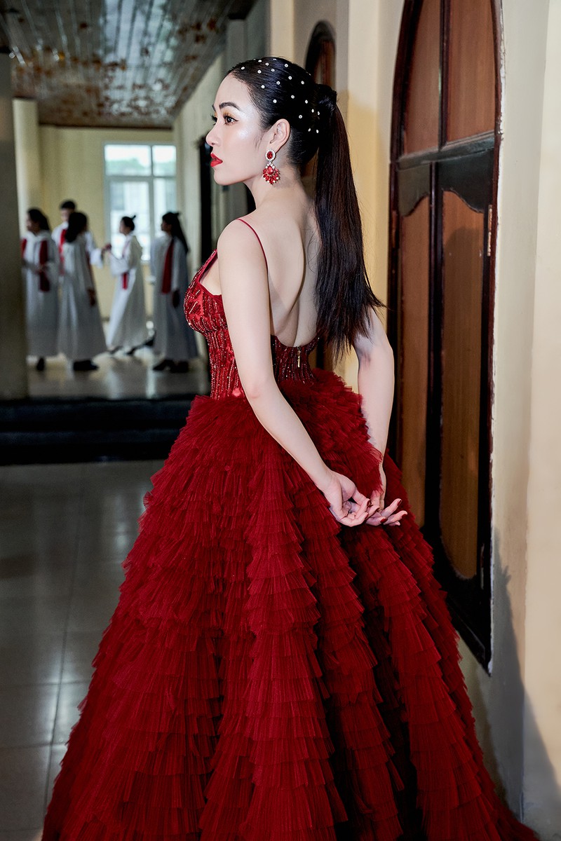 hoa hau tuyet nga xinh dep rang ro trong ngay tot nghiep dai hoc hinh 1