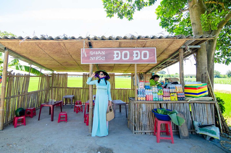 ngắm xe cổ và áo dài tại các điểm check-in phim tại huế hình 10 ngam xe co va ao dai tai cac diem check-in phim tai hue hinh 10