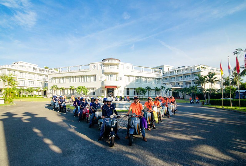 ngắm xe cổ và áo dài tại các điểm check-in phim tại huế hình 2 ngam xe co va ao dai tai cac diem check-in phim tai hue hinh 2