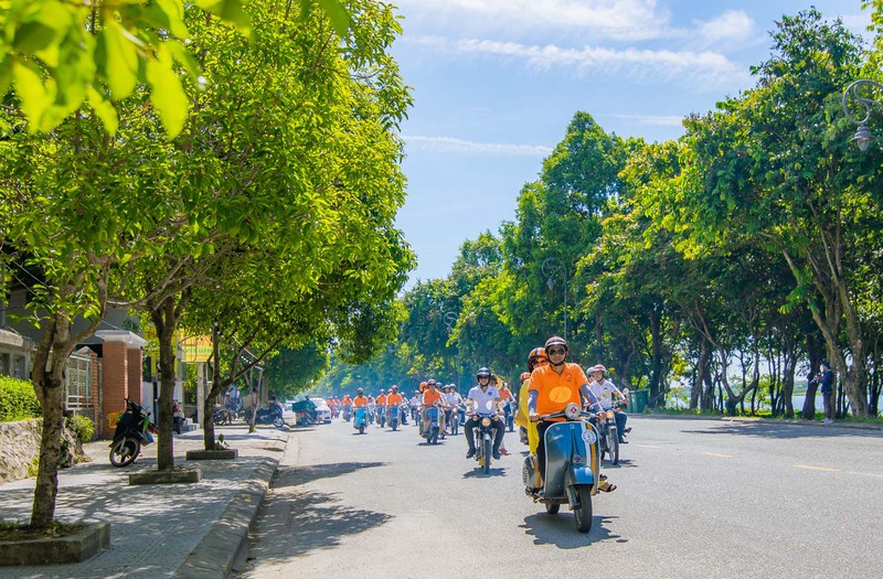 ngắm xe cổ và áo dài tại các điểm check-in phim tại huế hình 8 ngam xe co va ao dai tai cac diem check-in phim tai hue hinh 8