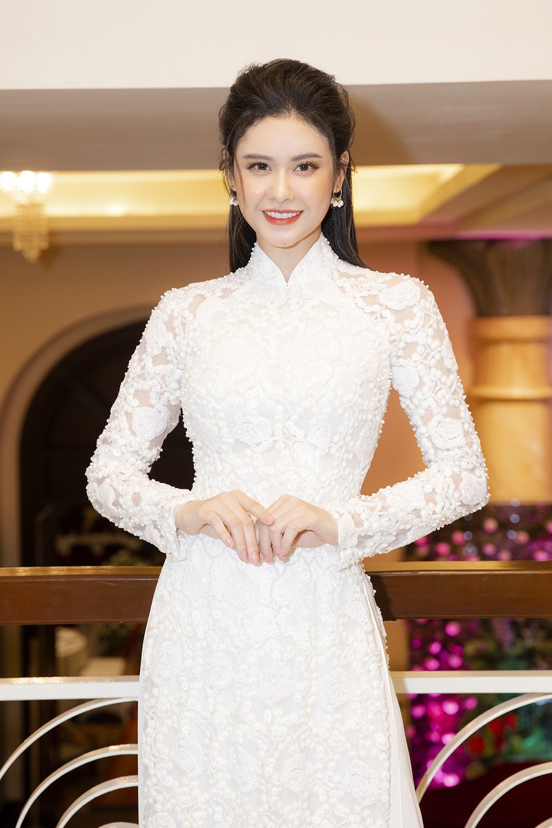 "me don than" truong quynh anh chua mot lan mac ao dai cuoi hinh 10