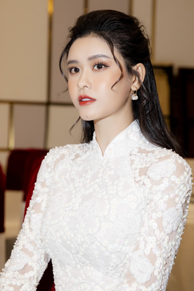 "me don than" truong quynh anh chua mot lan mac ao dai cuoi hinh 11