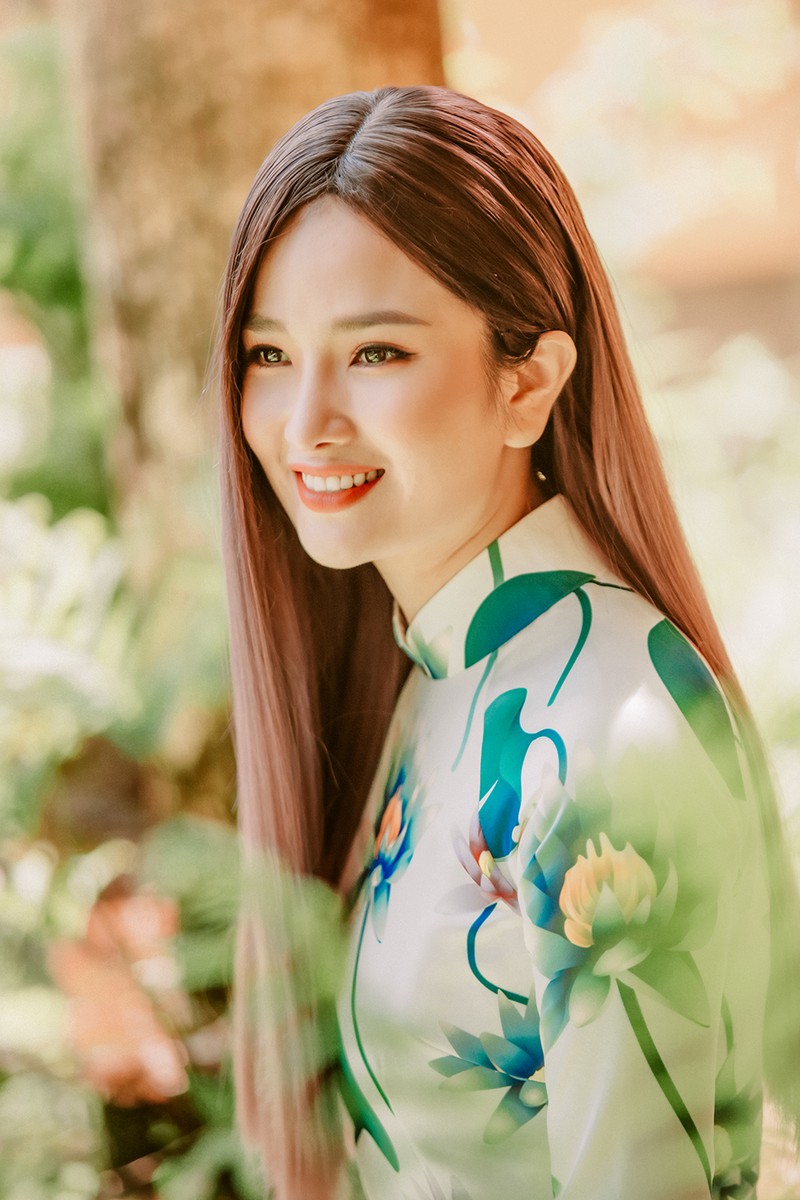 cao thuy duong dep den dang ngac nhien sau 6 nam vang showbiz hinh 4