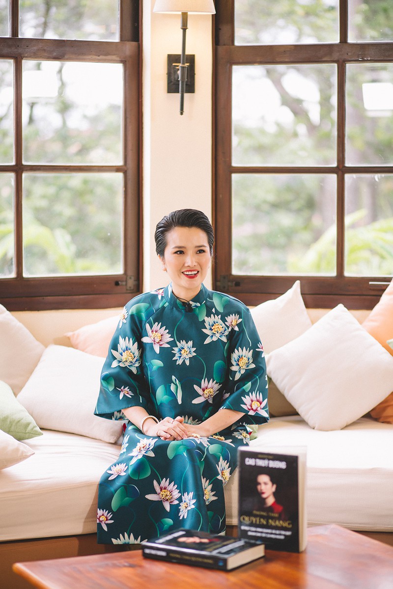 cao thuy duong dep den dang ngac nhien sau 6 nam vang showbiz hinh 8
