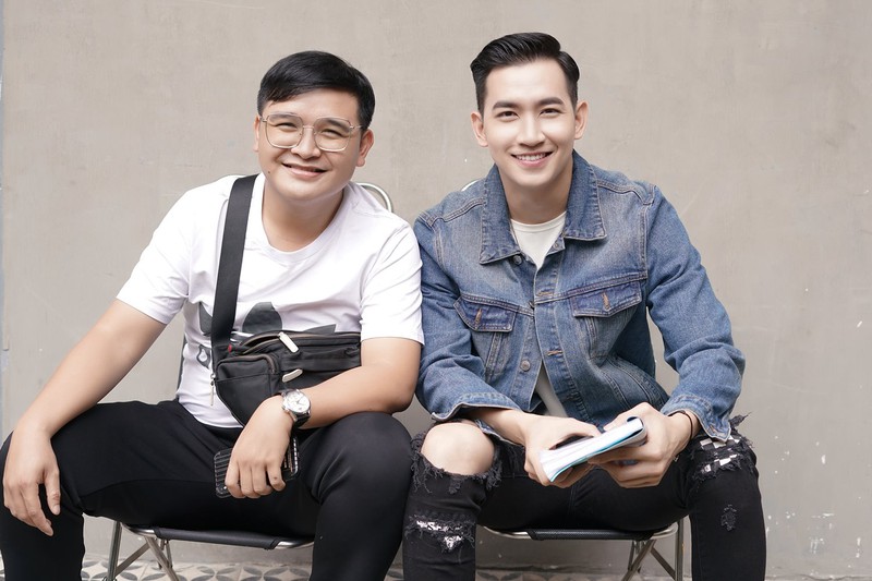vo canh lam viec cham chi trong hau truong phim moi  hinh 1