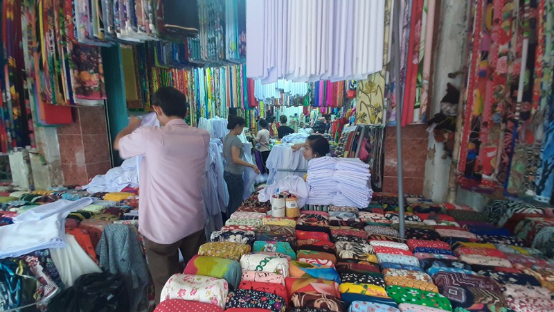 kham pha cho vai hon 30 nam lon nhat sai gon voi cai ten rat la hinh 3