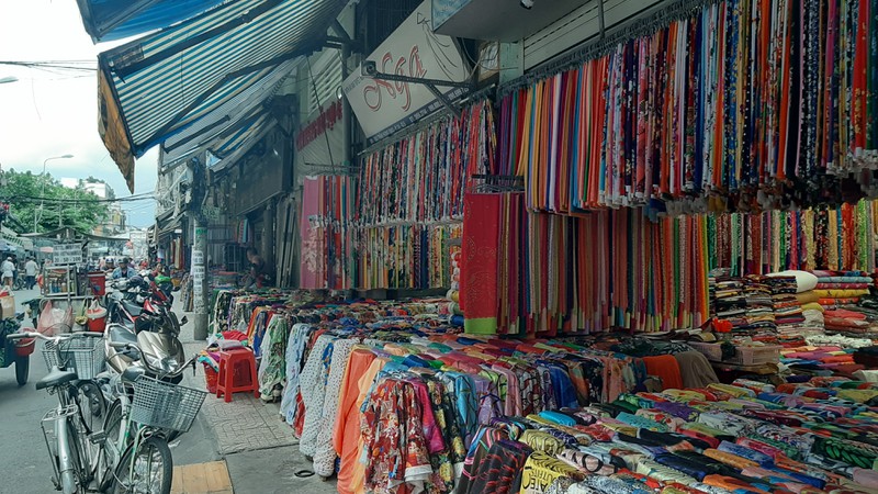 kham pha cho vai hon 30 nam lon nhat sai gon voi cai ten rat la hinh 4