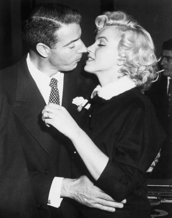 "bieu tuong goi cam" marilyn monroe va 3 cuoc hon nhan chong vanh hinh 2