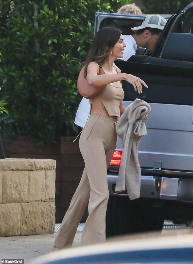 kendall jenner va ban trai moi vui ve di choi sau khi xac nhan hen ho hinh 2