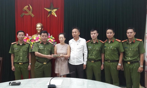 bat nhom doi tuong gia cong an tong tien nguoi nuoc ngoai tai da nang hinh 2