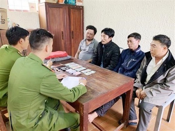 quang binh: triet pha tu diem nong ve danh bac tai thi xa ba don hinh 1