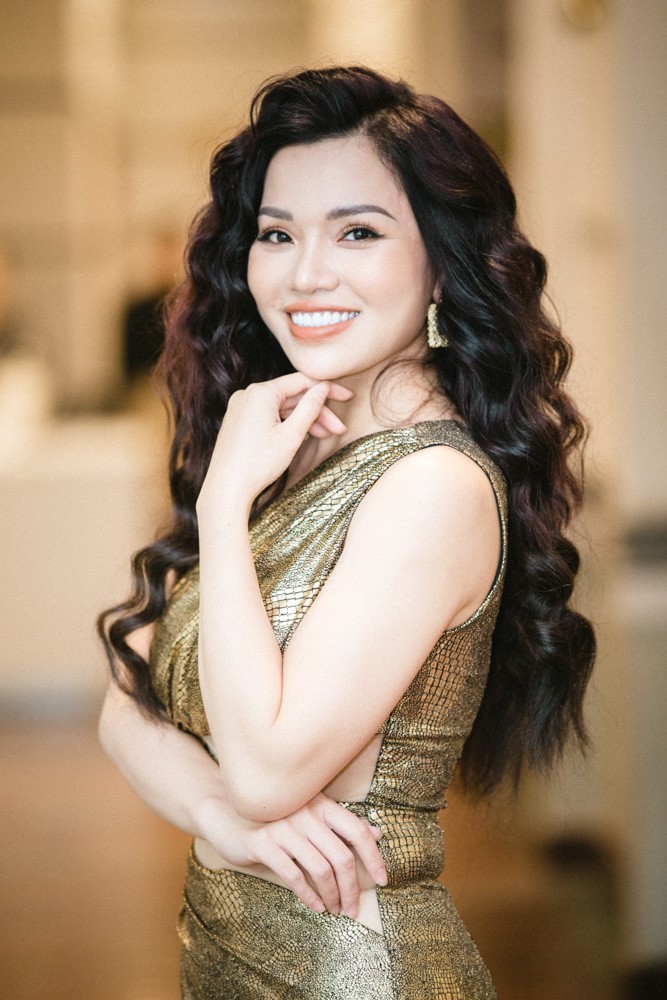 giong ca soprano hien nguyen ra mv "pha vo van phong" dip giang sinh hinh 1