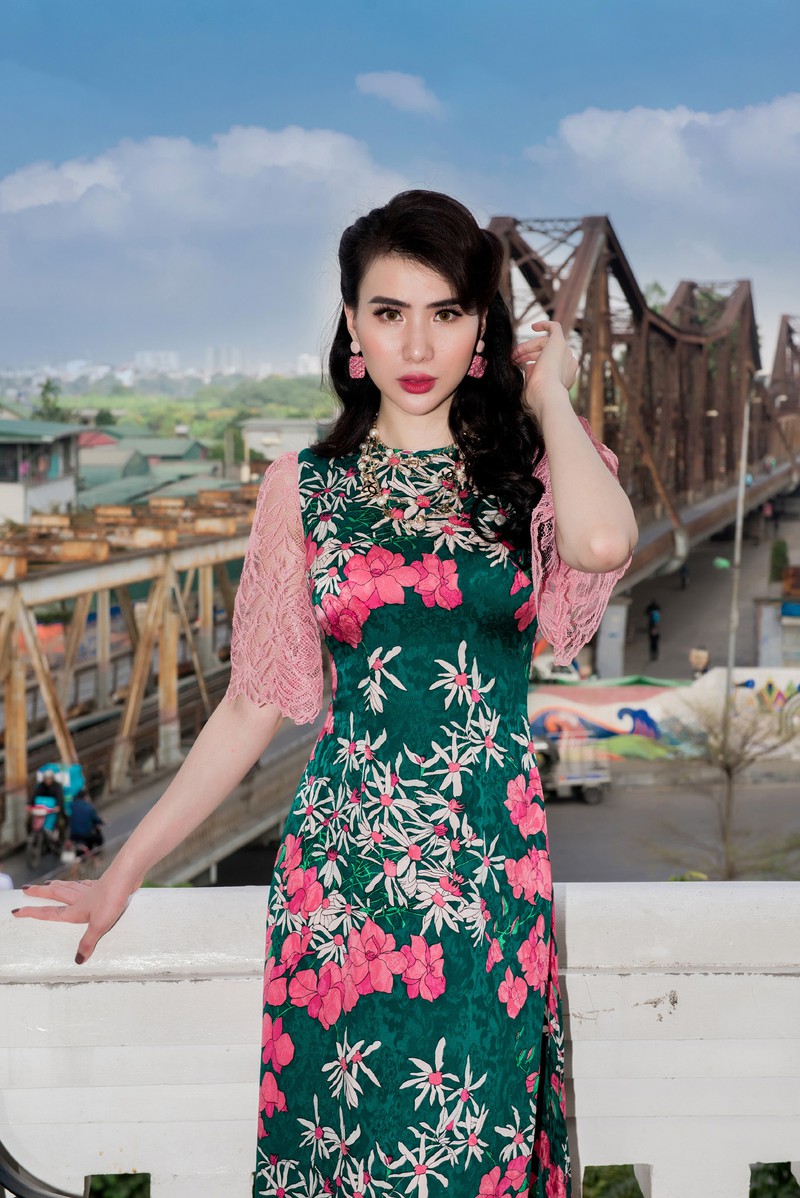 cap chi em song sinh thu huyen - huyen thu tai xuat voi ao dai xuan hinh 4