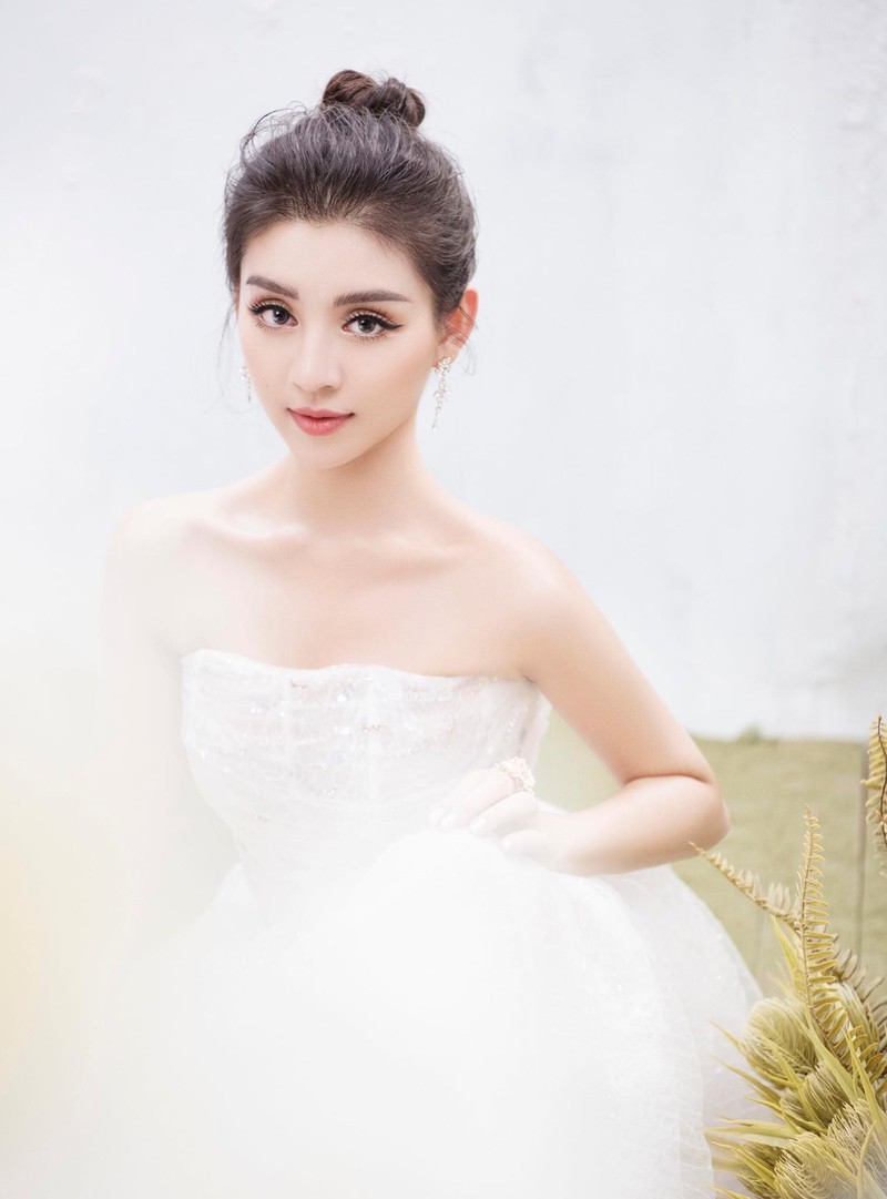 le thanh tu: khong phai cu thi hoa hau la se co dai gia "chong lung" hinh 9