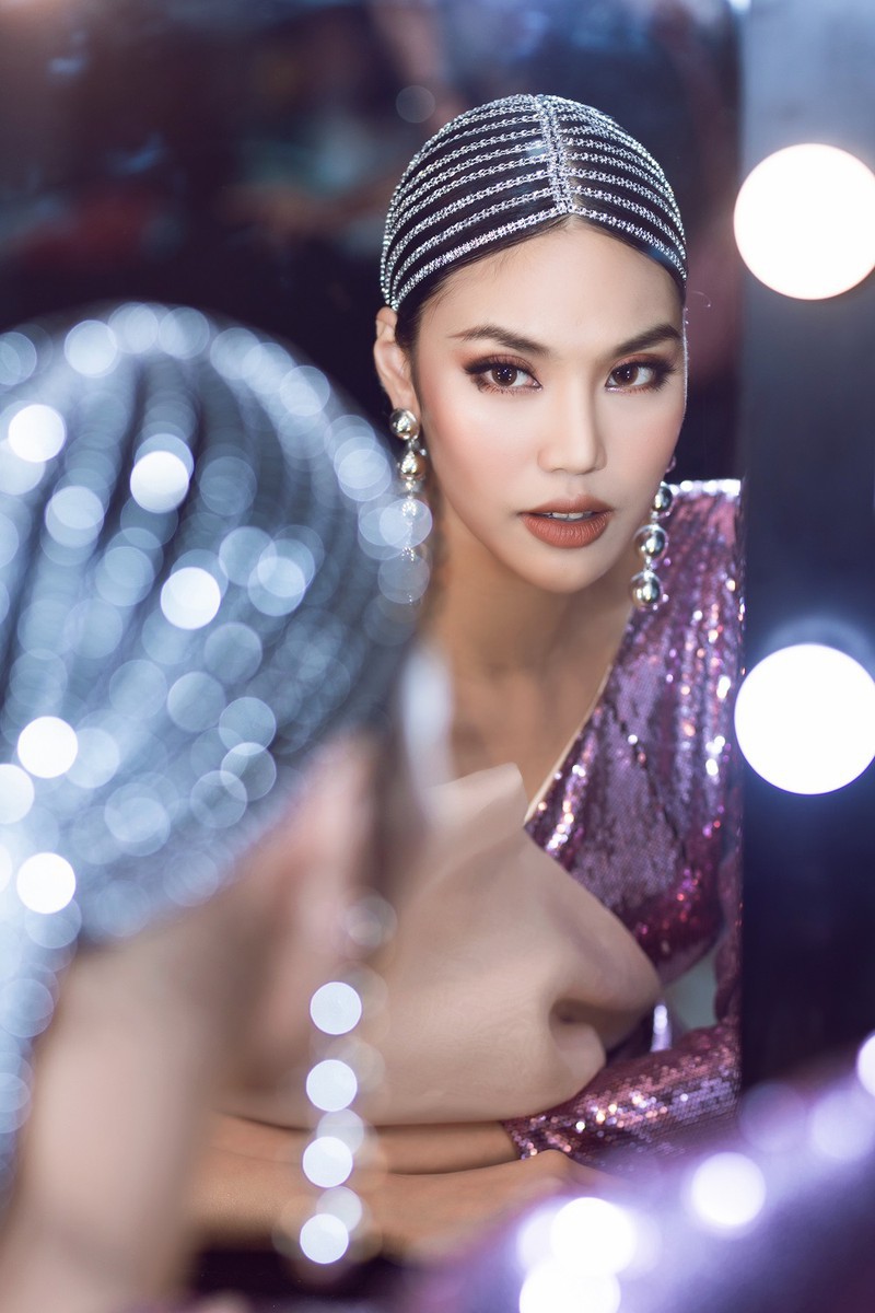 chuyen showbiz: khanh thi xinh dep voi ao dai, e ap ben chong tre hinh 2