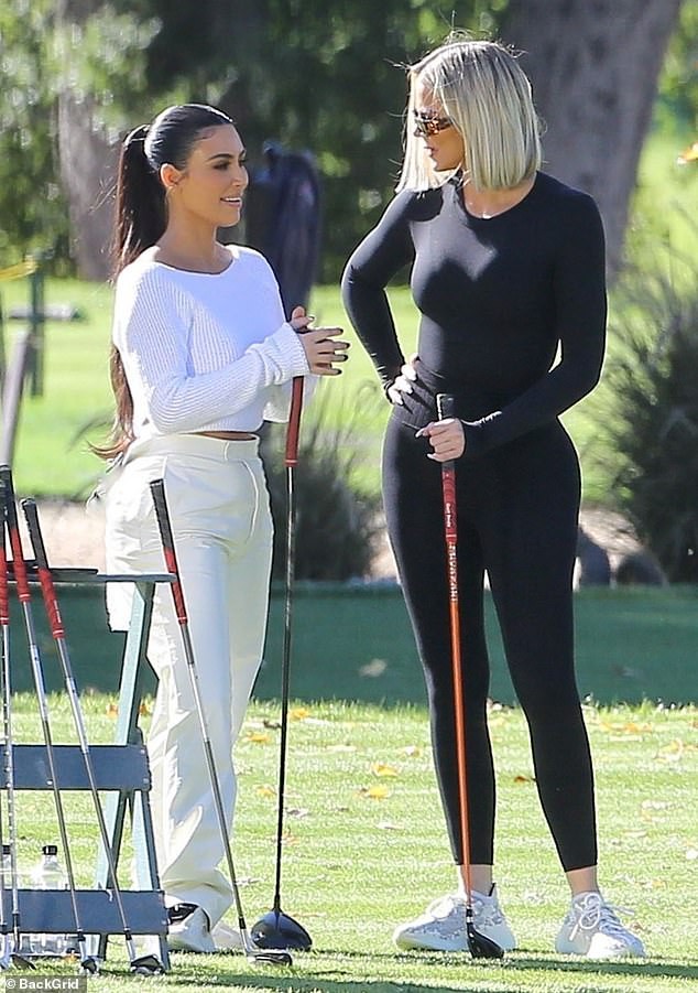 kim kardashian xinh dep di choi golf cung em gai trong ngay nang dep hinh 3