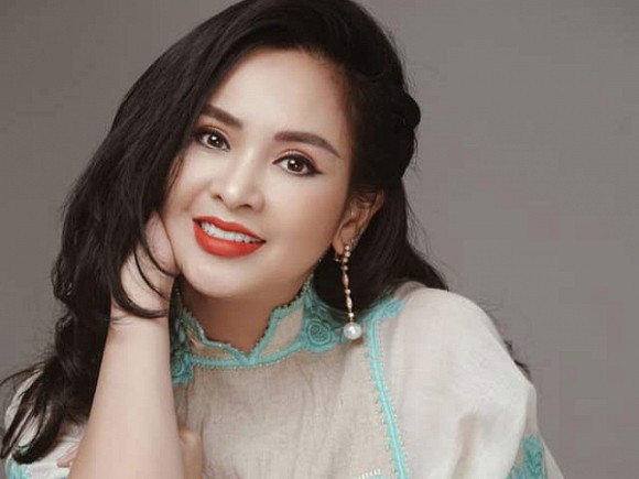 chuyen showbiz: vo chong dong nhi hen ho lang man sau on ao co tin vui hinh 6
