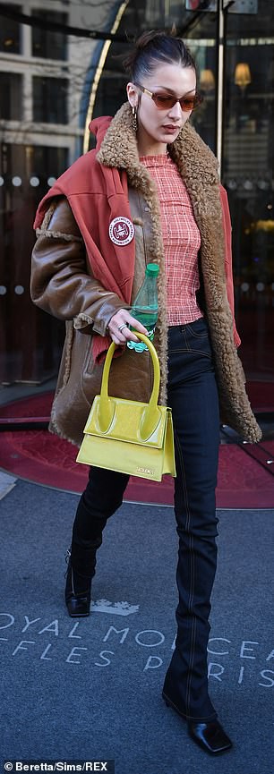 bella hadid mac do kin dao ra pho, thu hut voi than thai sang chanh hinh 3