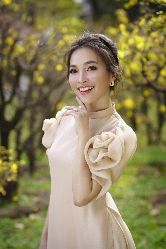 chuyen showbiz: cap doi ho ngoc ha - kim ly van dep du bi chup len hinh 7
