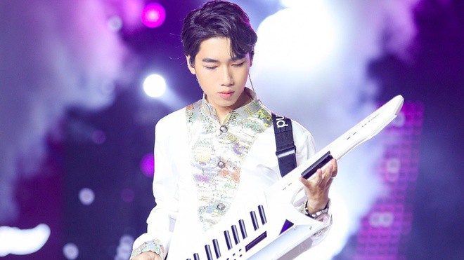 chuyen showbiz: cap doi ho ngoc ha - kim ly van dep du bi chup len hinh 8