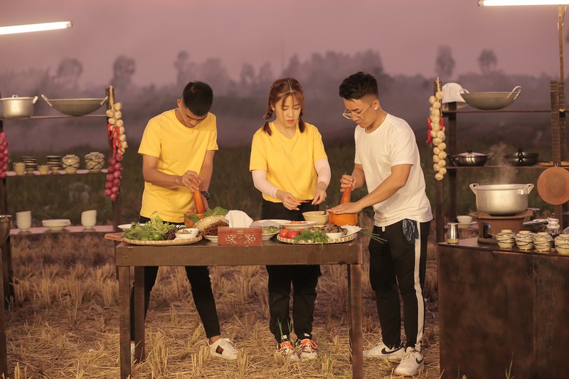 mac van khoa va puka hoang hot, la oai oai vi bi cua kep chay mau tay hinh 1