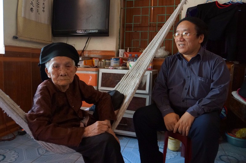 nha tho tran dang khoa: "me la dat nuoc, thang ngay cua con…" hinh 1