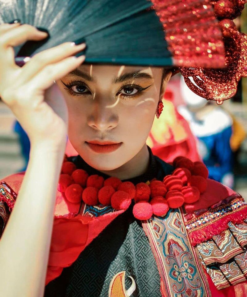 hoang thuy linh "thang hoa" khi nhan 4 de cu giai cong hien 2020 hinh 1