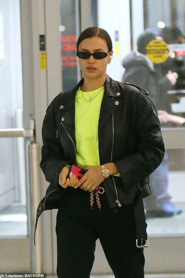 irina shayk phong thai lanh lung, mac kin dao sai buoc tren san dien hinh 7
