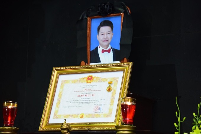 gia dinh, dong nghiep nghen ngao trong le tang nsut vu manh dung hinh 1