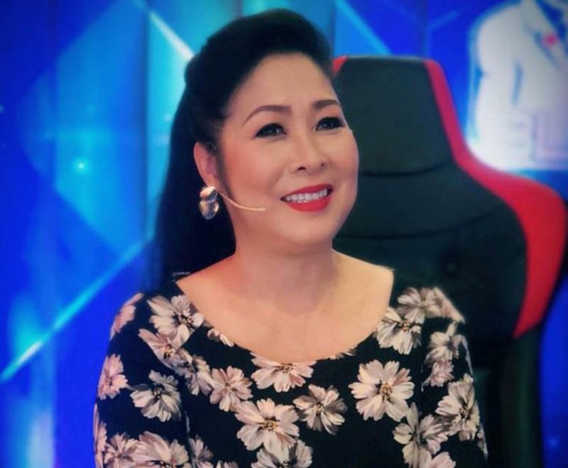 nsnd hong van lai dong cua san khau kich vi covid-19 hinh 1